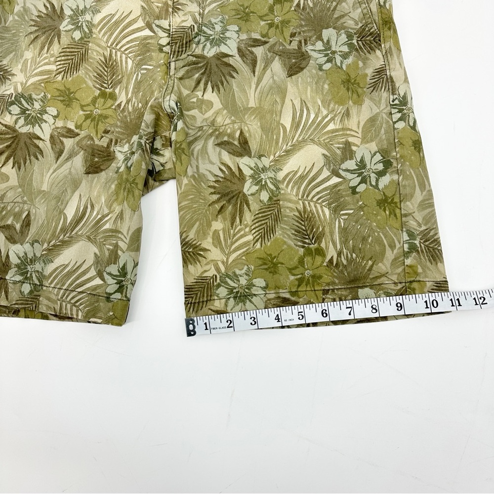 Tommy Bahama Men’s Khaki Green Floral Print Shorts Cotton Tencel Blend Size 33 - Picture 11 of 12